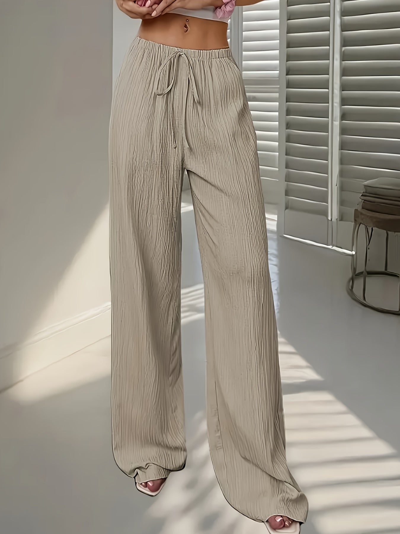 Kiora | Relaxed Straight-Leg Khaki Pants